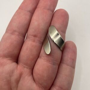 Unisex Silver tone open wrap ring- 6.5 - stamped Interior Hong Kong